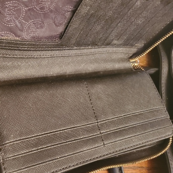 Michael Kors Handbag and Wallet Set - Picture 3 of 4